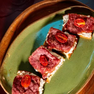 Bruschetta de Pastrami